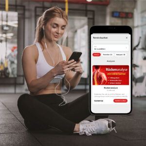 Sitzende Frau bucht Termin via medo.coach App